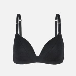 Lively Black All-Day Deep V No-Wire Bra